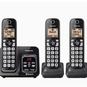 Panasonic KX-TG833SK Bluetooth Cordless Phone with 3 Handsets